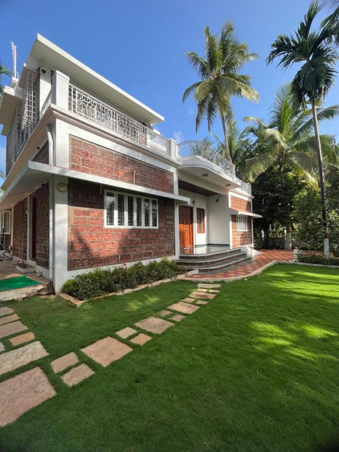 Sundeck Villa Alībāg Esterno foto