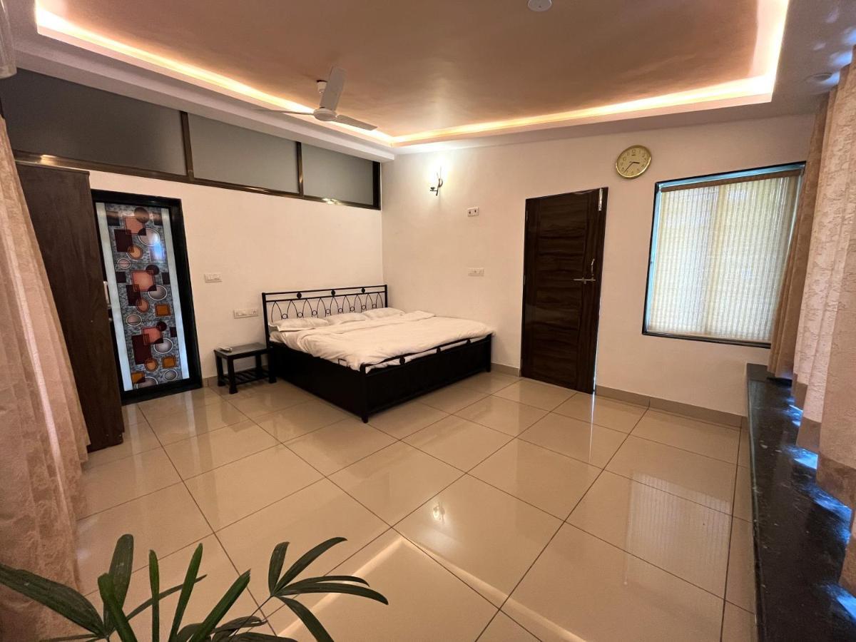Sundeck Villa Alībāg Esterno foto
